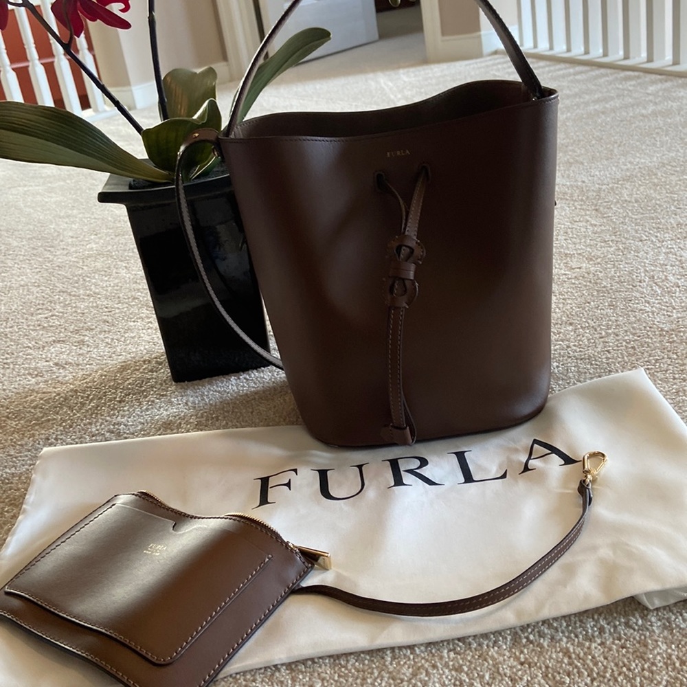 Beautiful Furla bag w accessory case. 2 ways to carry; shoulder or hand strap!